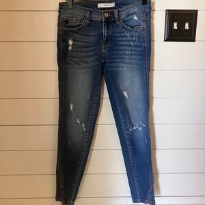 KanCan distressed skinny jeans. Size 25/3